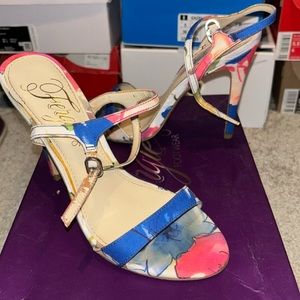 Fergie heel sandal, Roxane, multicolored used size 5 1/2 women’s with box.